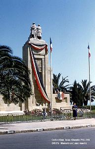 ORAN - AVENUE LOUBET -  MONUMENT AUX MORTS